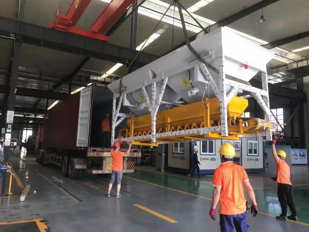 項目發貨|泉工QT6全自動砌塊成型機生產線發貨南蘇丹，助力市政建設！