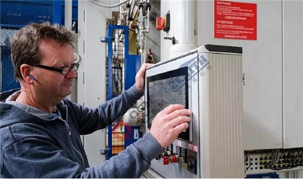 怎么做透水磚機(jī)的日常維護(hù)保養(yǎng)？